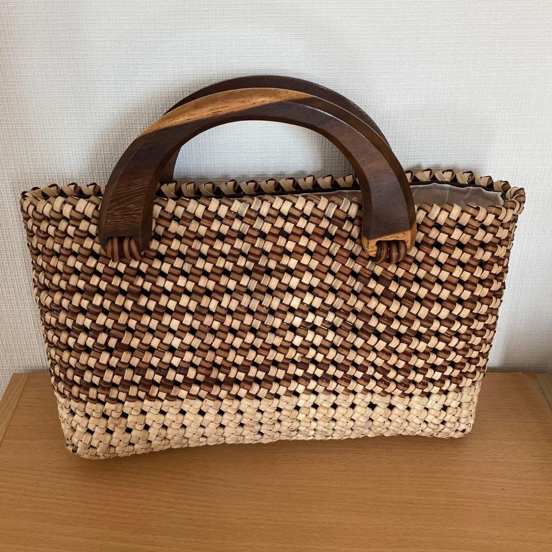 天然素材のかごバッグ（ブラウン・ベージュ）石畳編み　ノット編み