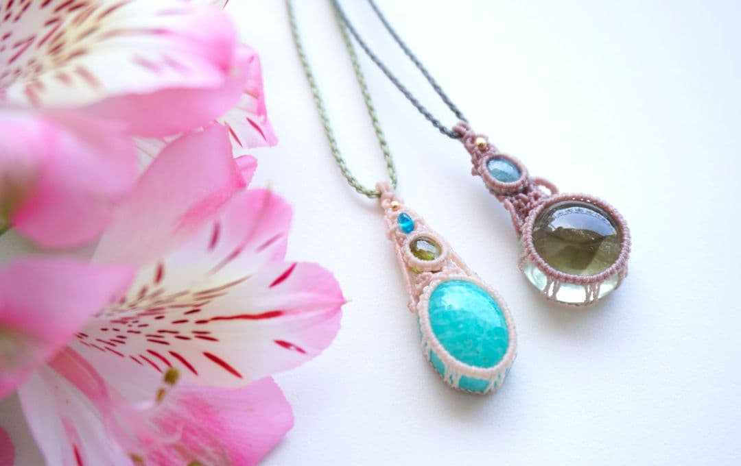 《山霞》グリーンアメジスト　グリーンカイヤナイト　マクラメ　ネックレス