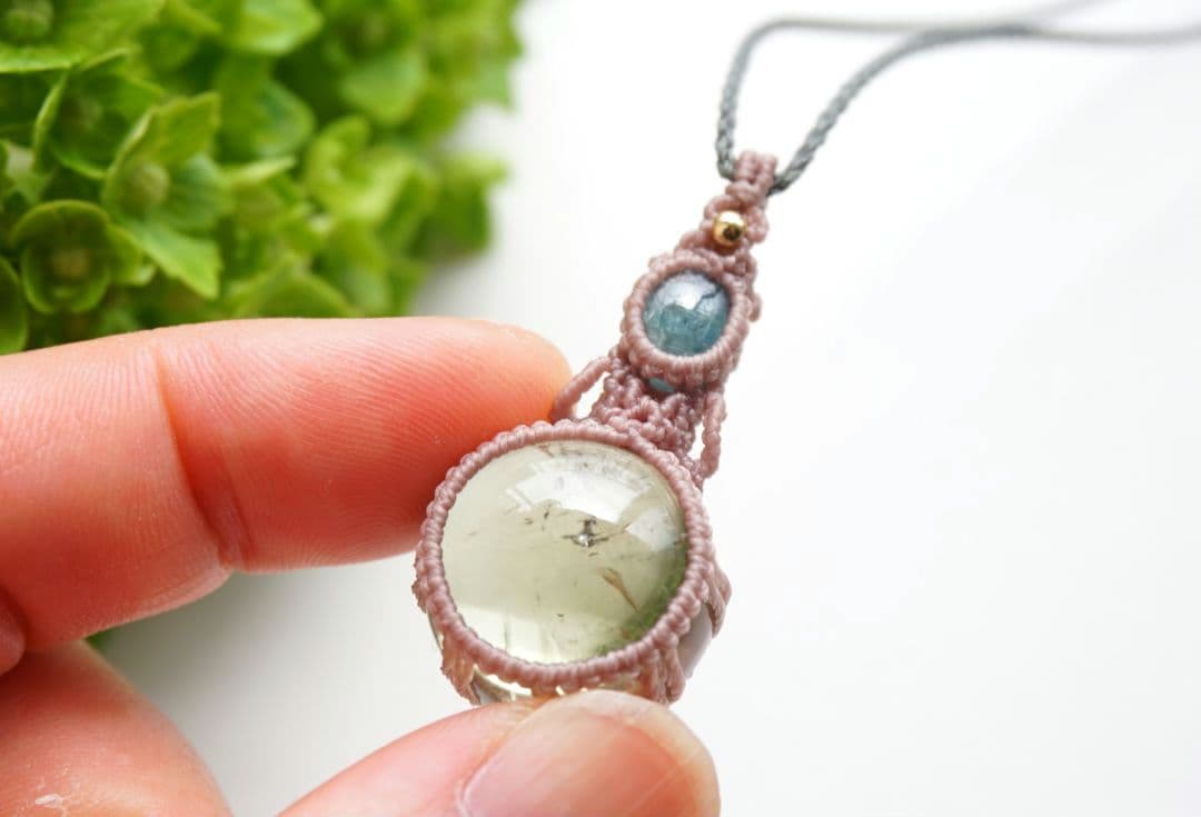《山霞》グリーンアメジスト　グリーンカイヤナイト　マクラメ　ネックレス