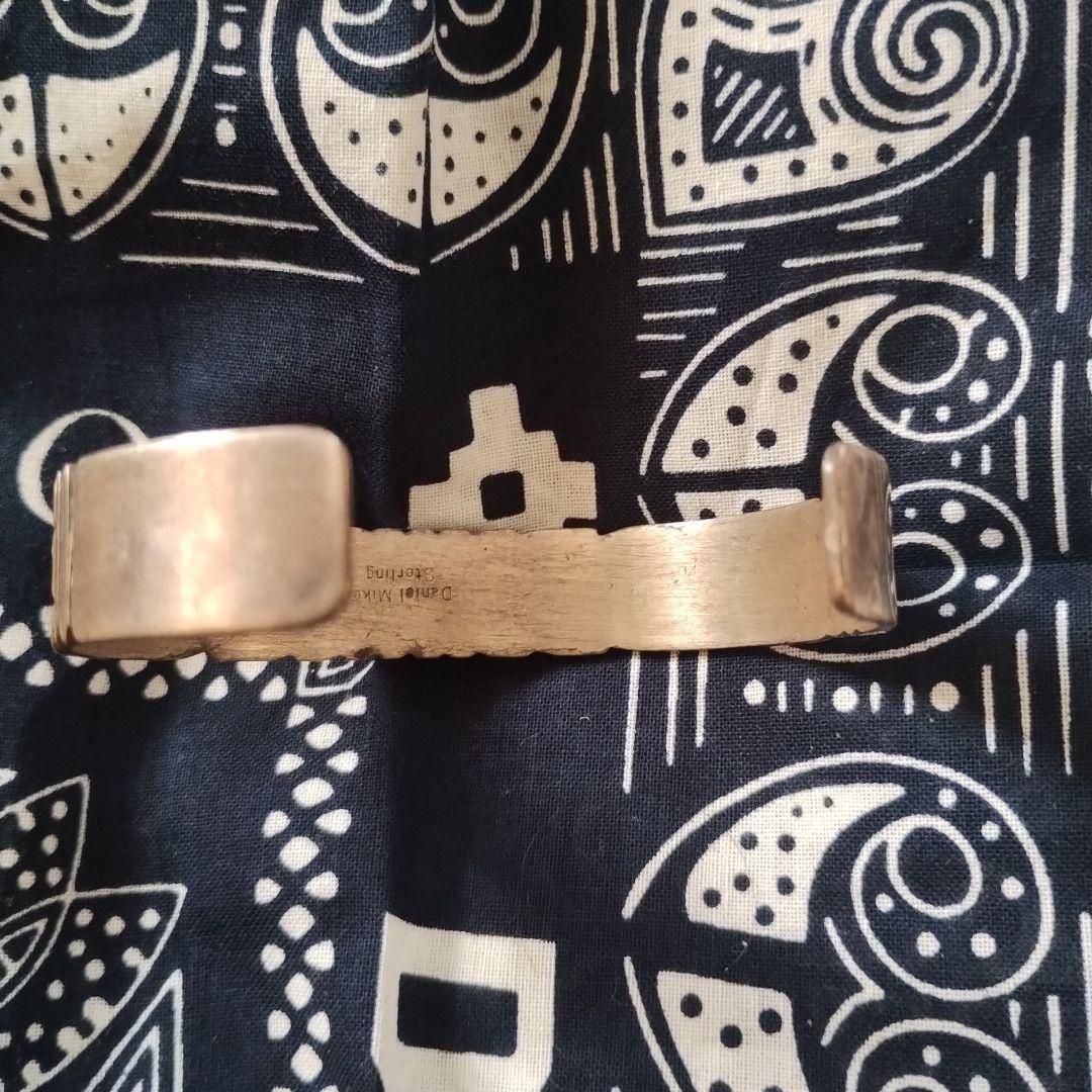 装飾的メタルカフブレスレット