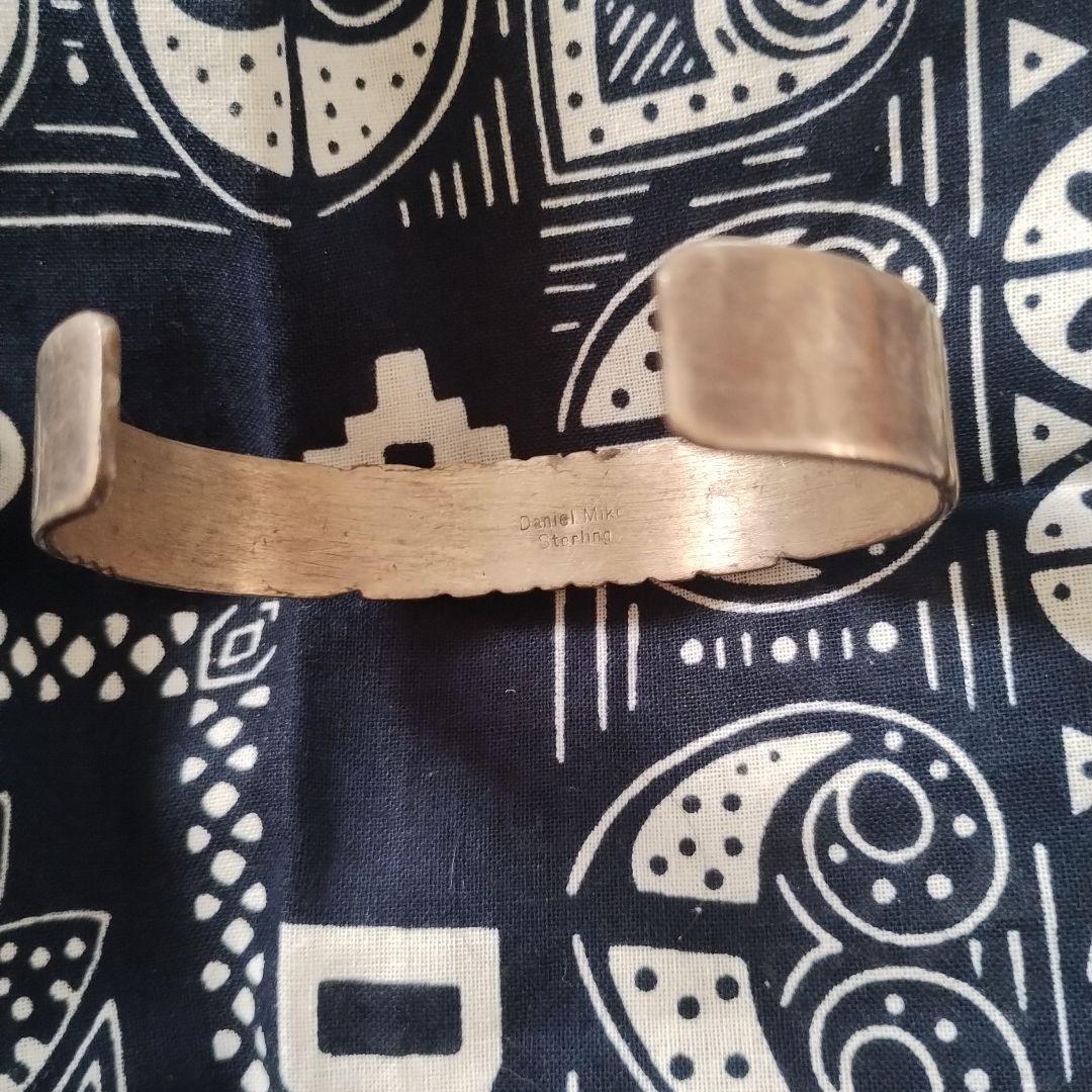 装飾的メタルカフブレスレット