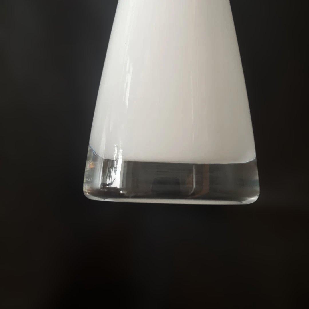 ビレロイ＆ボッホ♡ホワイトガラス花瓶 曲線デザイン - メルカリ