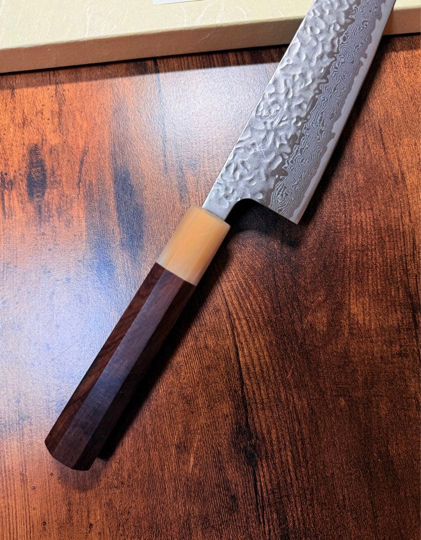 助松　和牛刀 包丁　AUS10鋼 ダマスカス　7寸　紫檀白水牛八角柄