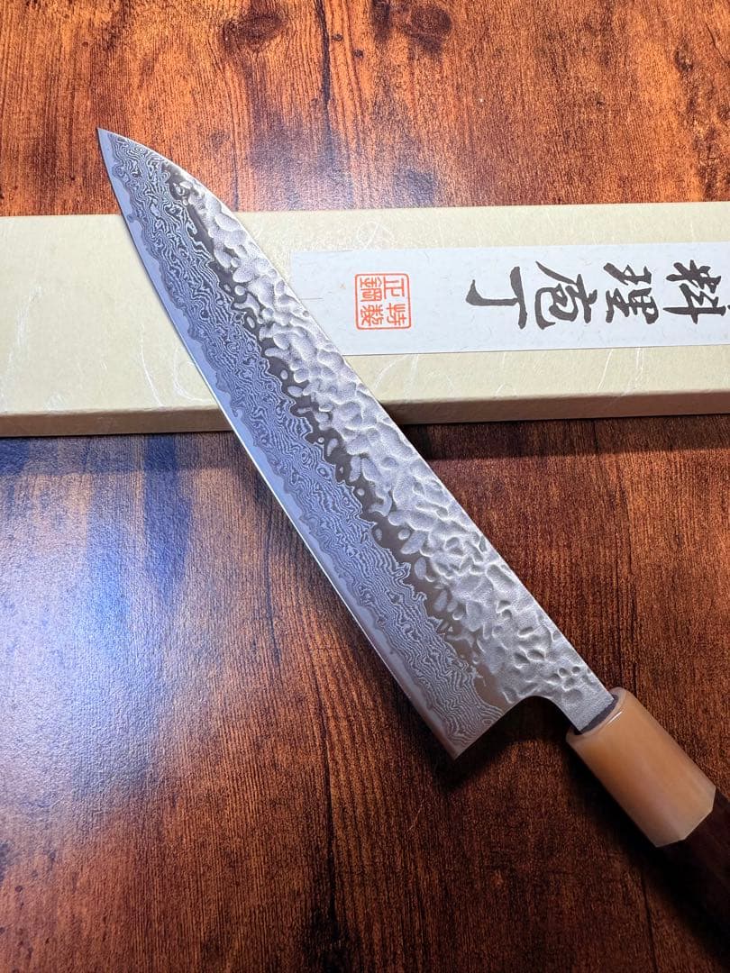 助松　和牛刀 包丁　AUS10鋼 ダマスカス　7寸　紫檀白水牛八角柄