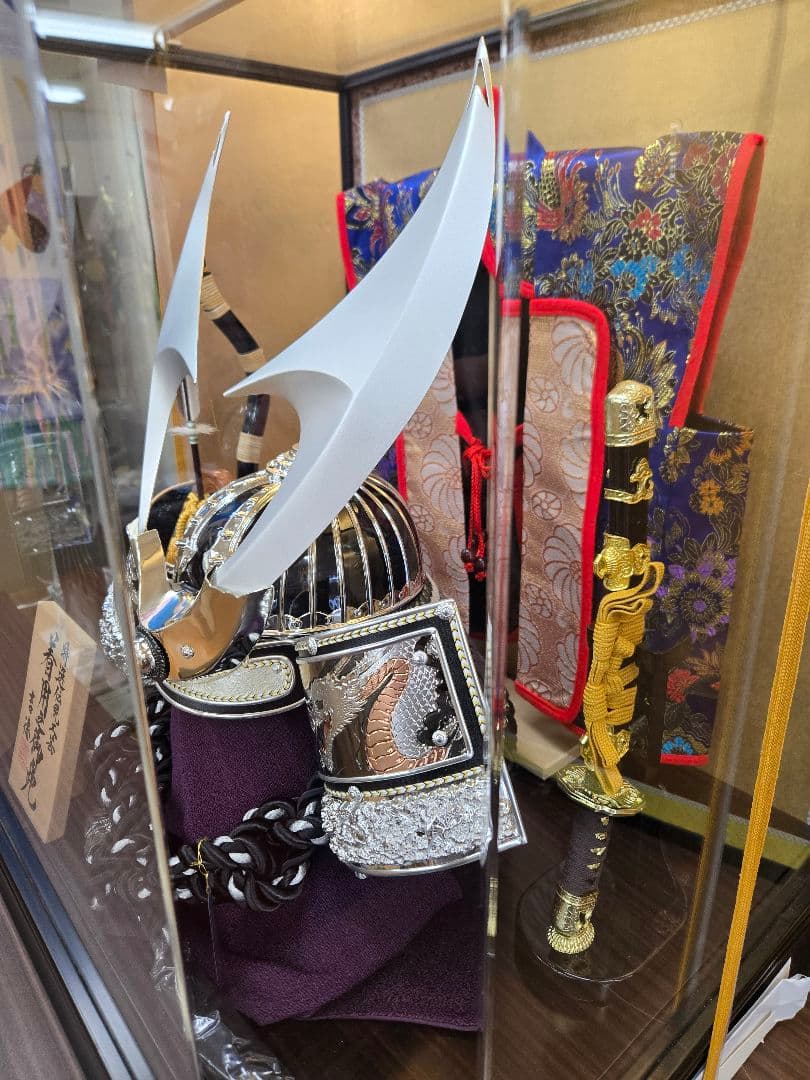【展示品限り】五月人形　兜　鍬形　ケース飾り　※閉店セール　K16