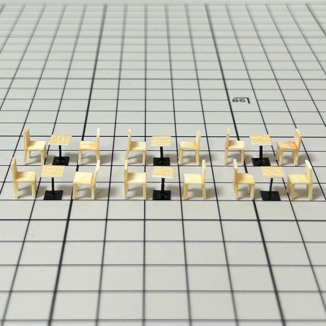 建築模型用添景【口 木の机6個 + 木のイス12個】のセット 1:100 - メルカリ