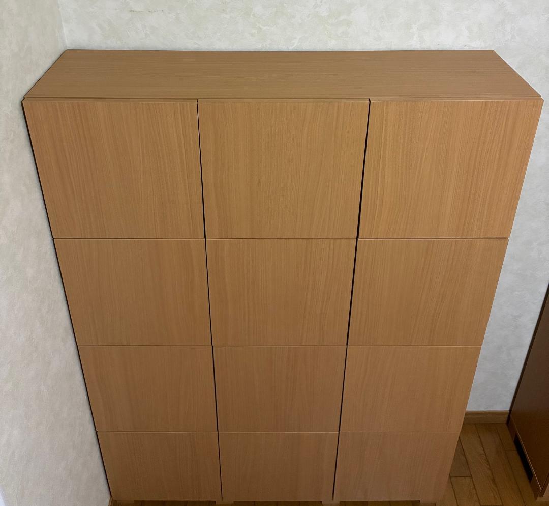 扉付き木製格子型棚　３列４段　①