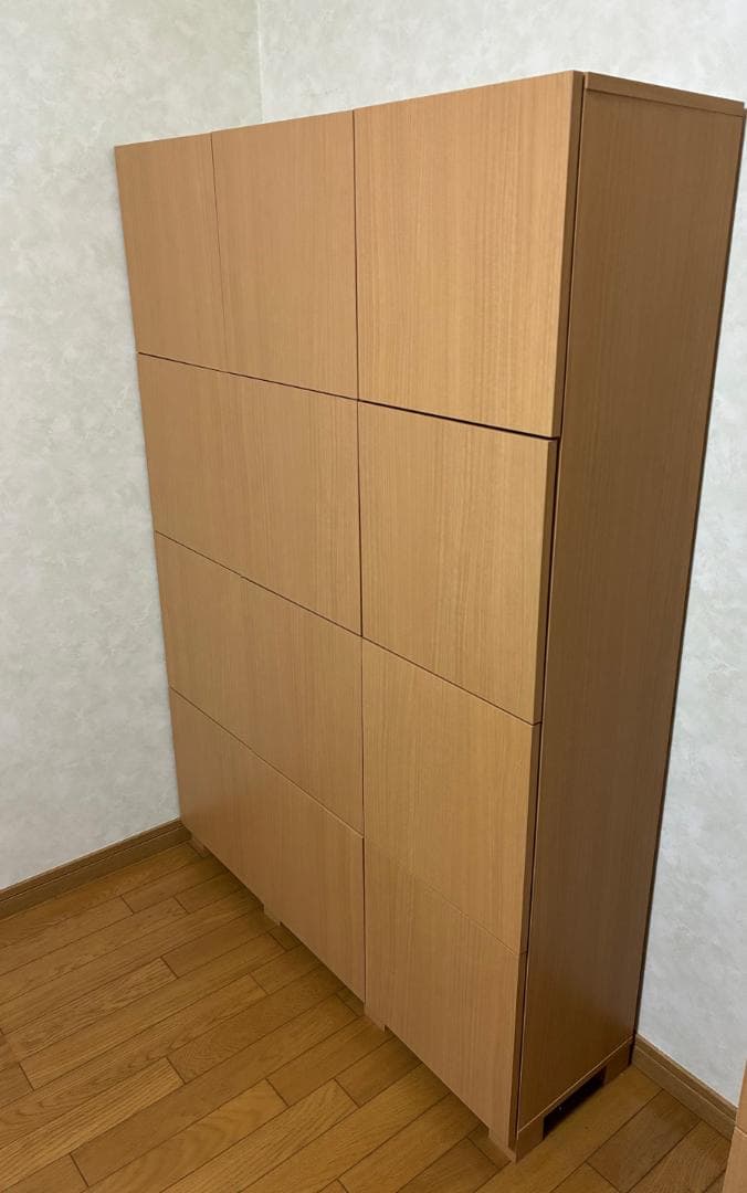 扉付き木製格子型棚　３列４段　①