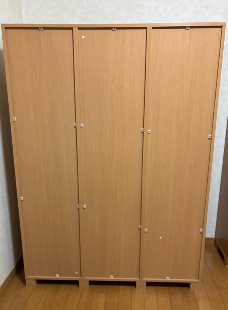 扉付き木製格子型棚　３列４段　①