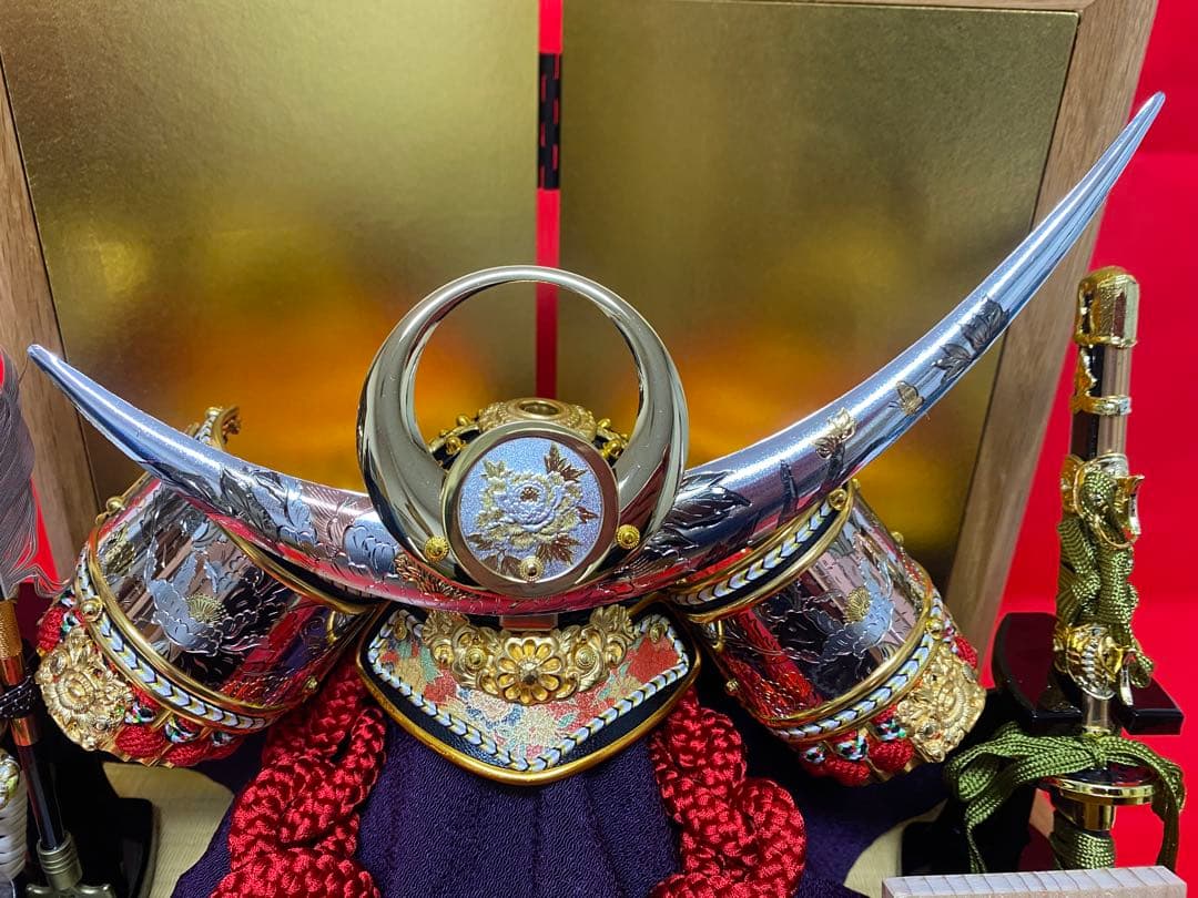 上杉謙信　東京久月　五月人形　銘木シリーズ　ホワイトオーク家紋付兜飾り収納セット