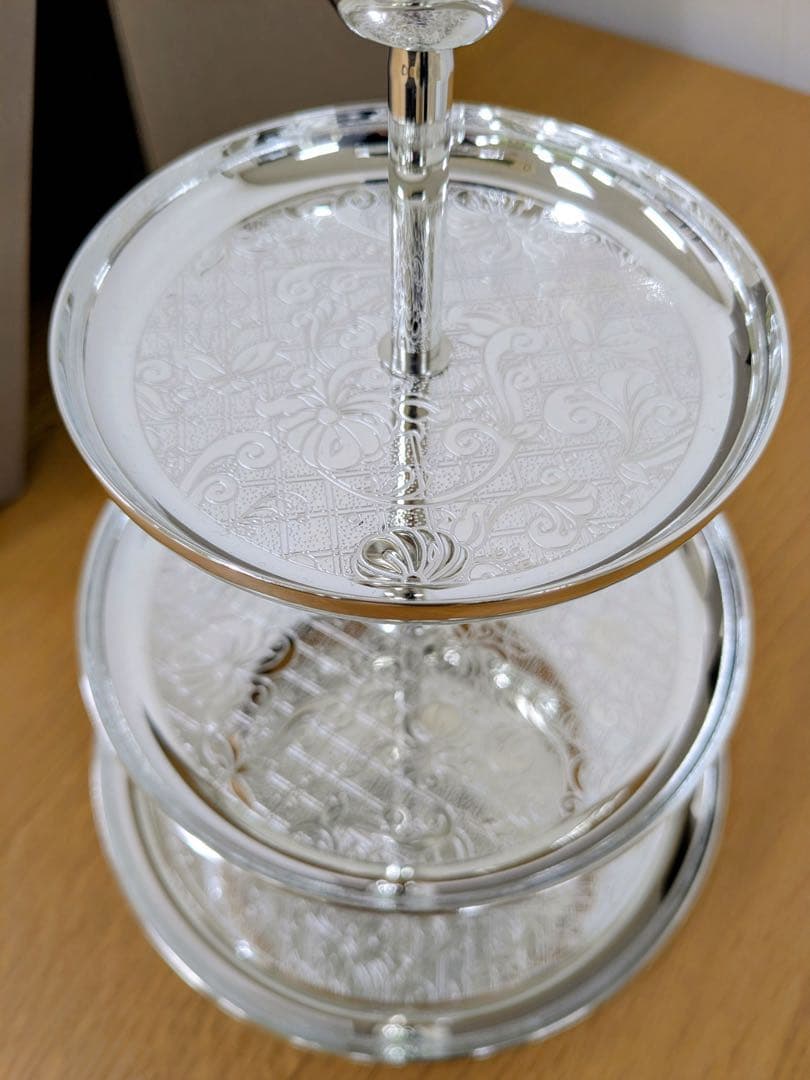 新品　未使用品　クリストフル　ケーキスタンド3段　シルバープレート