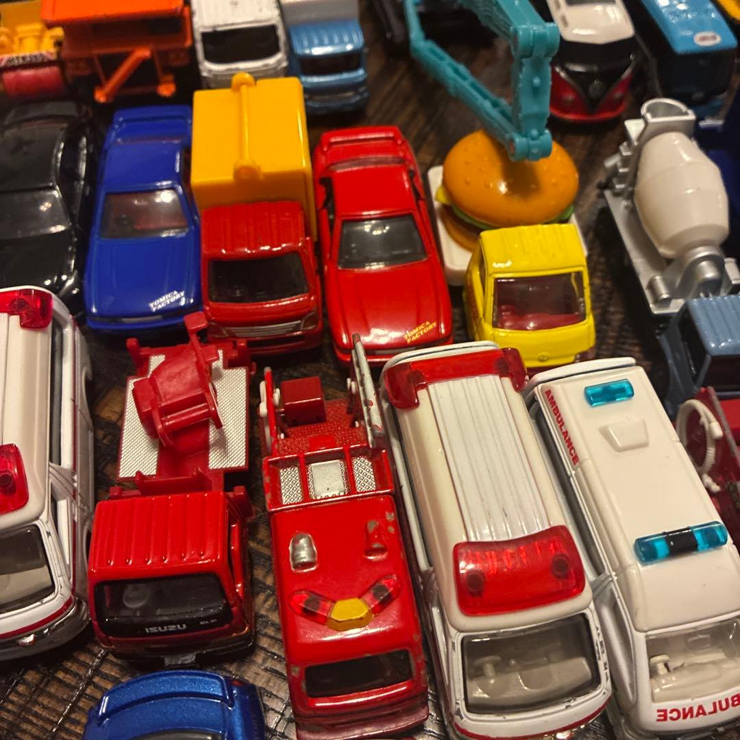 トミカ ミニカー 大量 50個以上 バラ売り不可 - メルカリ
