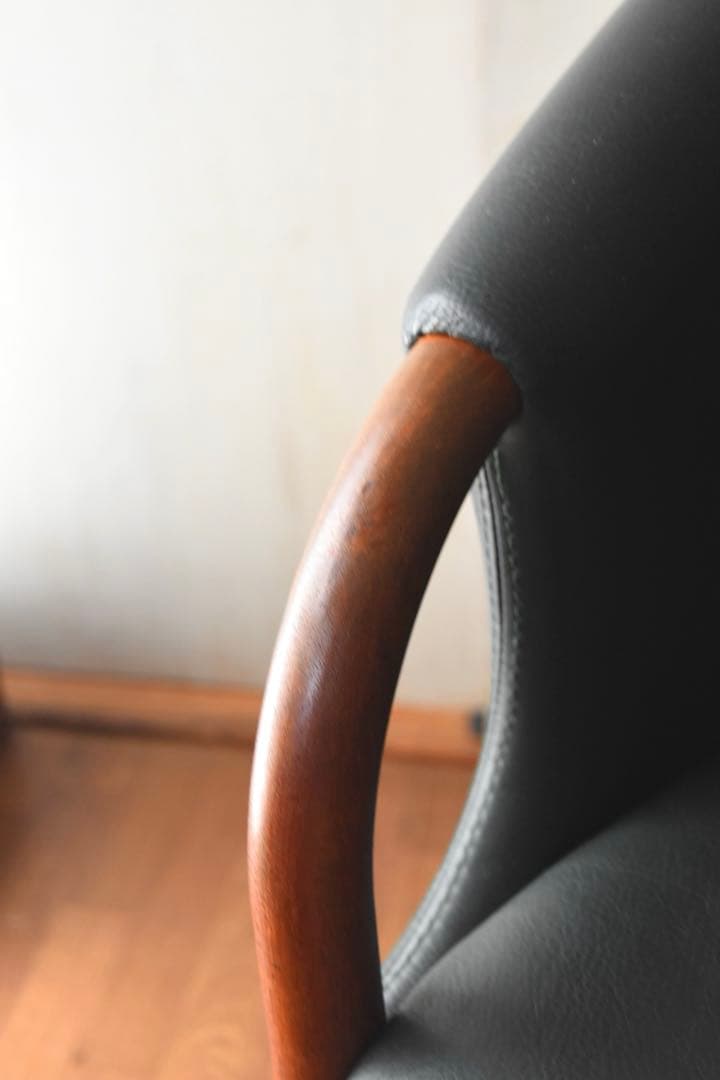 NIELAUS & JEKI MOBLER OPUS ②