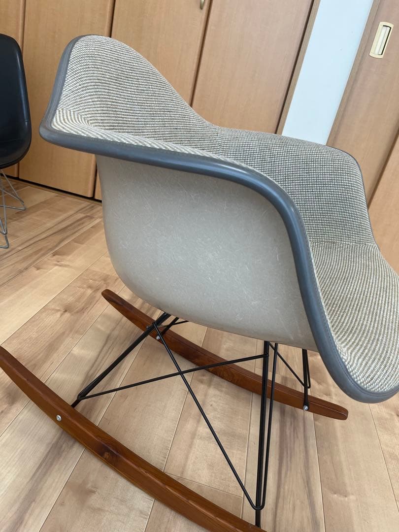 イームズ　アームシェルチェア　ジラルドファブリック　ロッキン　ハーマンミラー