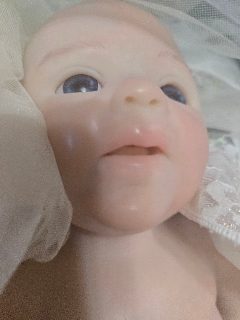 シリコンリボーンドール。お口が開く美人さん。