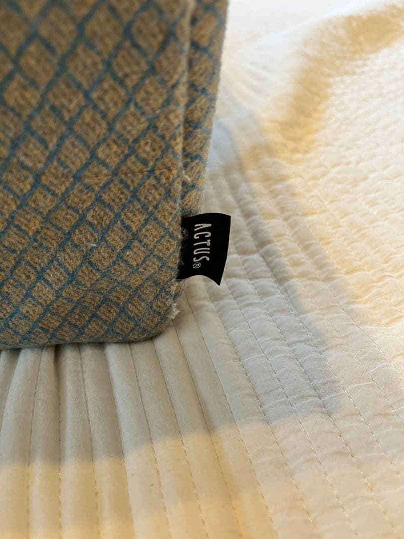 ACTUS キューブ ロースツール ベンチ