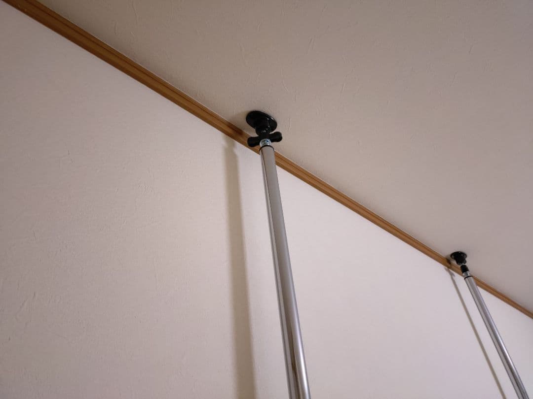 【美品】突っ張りラック 壁面収納 ドリス カロン80 パーテーション ホワイト