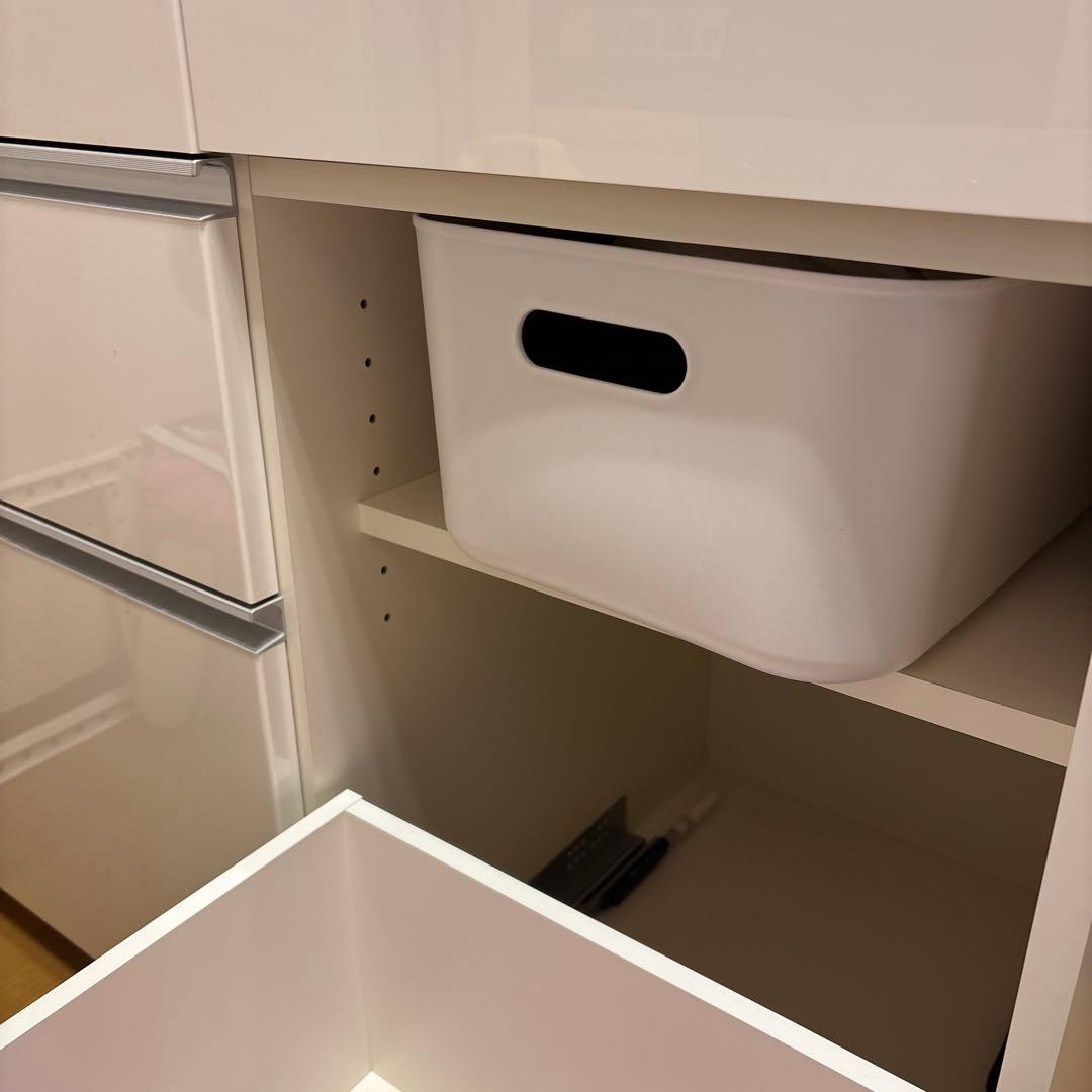 ホワイト食器棚・キッチンカウンター