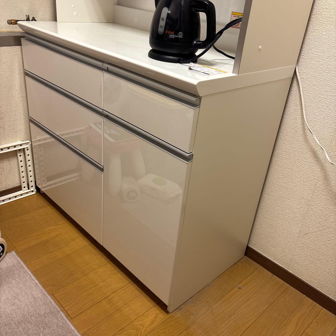 ホワイト食器棚・キッチンカウンター