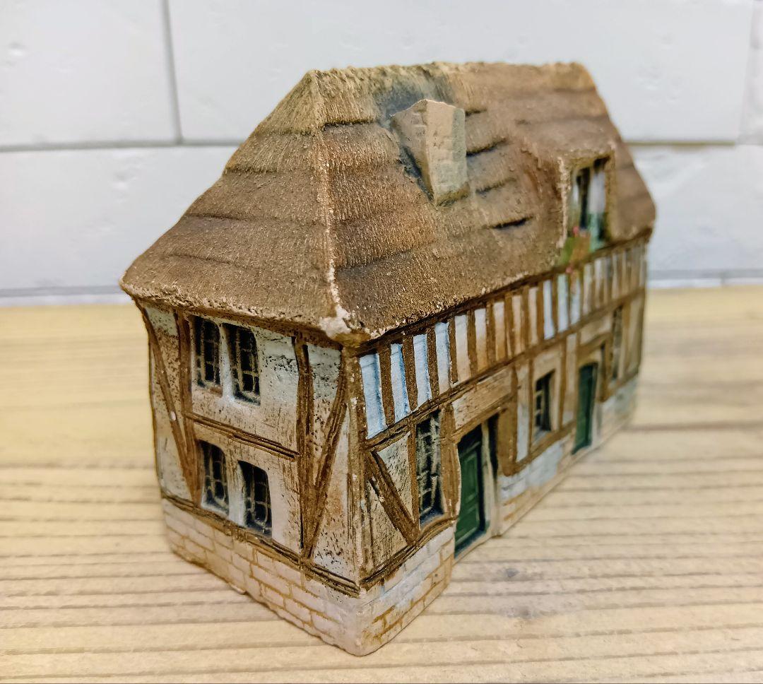 FROM JAPAN公式アカウント01 GAULT HOUSE