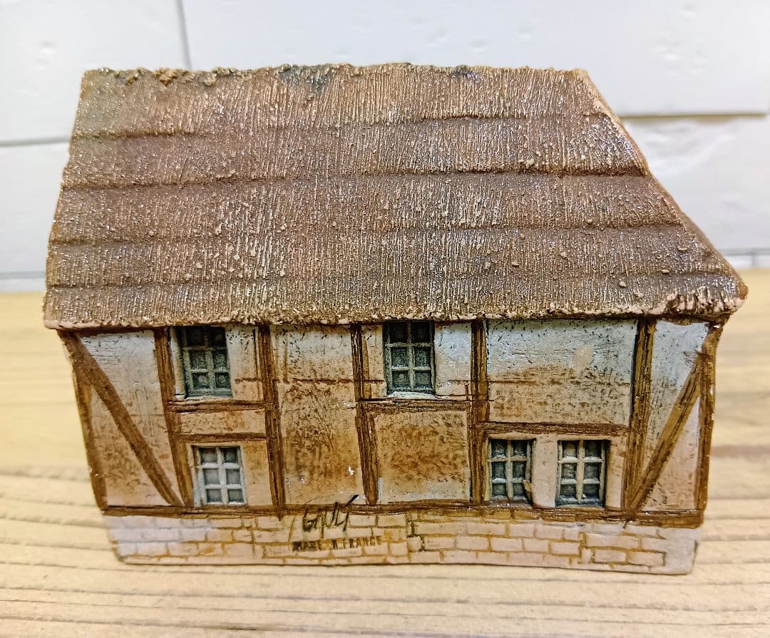 FROM JAPAN公式アカウント01 GAULT HOUSE