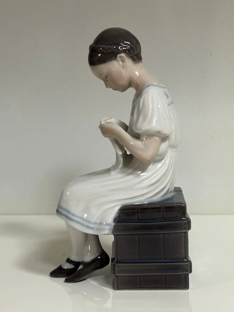 ロイヤルコペンハーゲン グレーテ　フイギュリン　未使用箱付き　デンマーク製