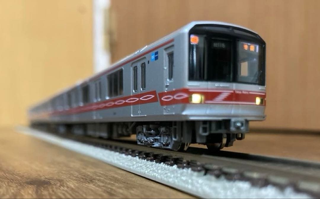 KATO 丸の内線02系(サインウェーブ)基本3両セット Amazon | Nゲージ KATO 東京メトロ丸ノ内線02系 (サインウェーブ) 3両