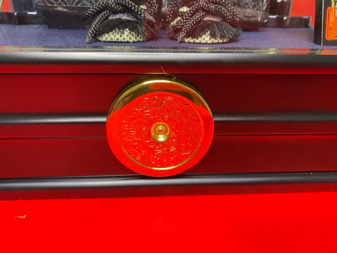 上杉謙信　東京久月　五月人形　家紋付き鎧飾り　ガラスケース入