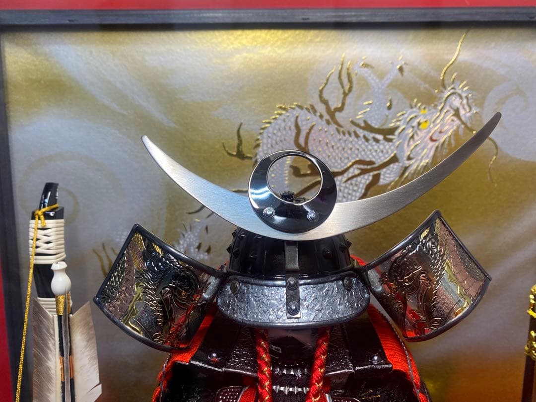 上杉謙信　東京久月　五月人形　家紋付き鎧飾り　ガラスケース入