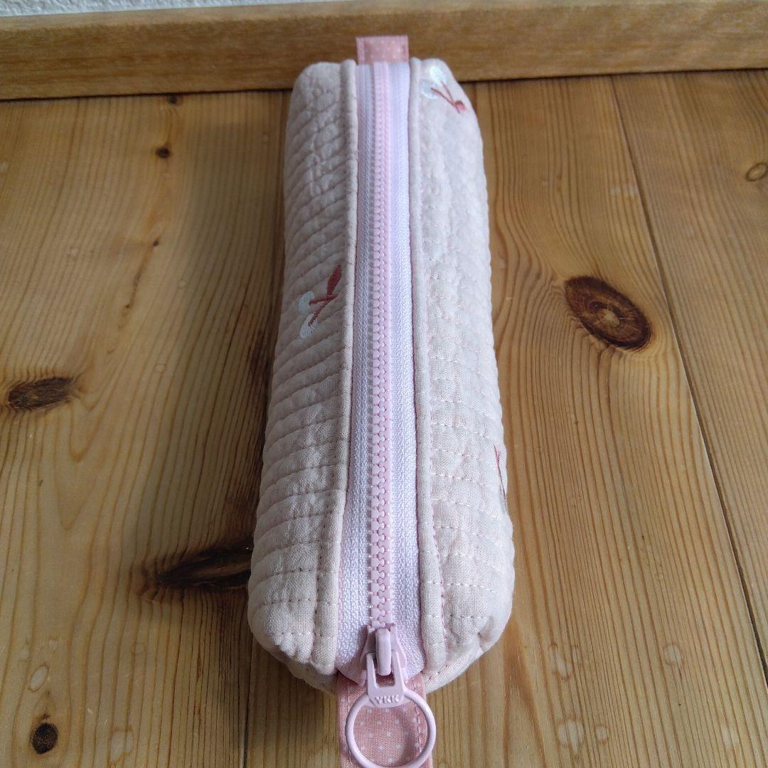 りんママ様　ご注文ページ　グレー キルティングポーチ 花刺繍