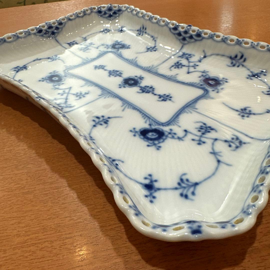 ロイヤル・コペンハーゲン ブルーフルーテッドフルレース スクエア