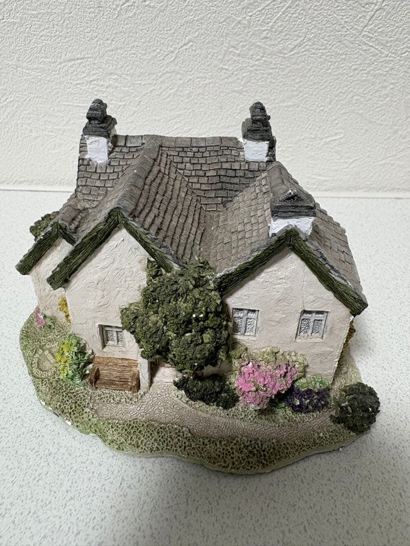 PENTHOUSE & PAVEMENT village bakery 置物