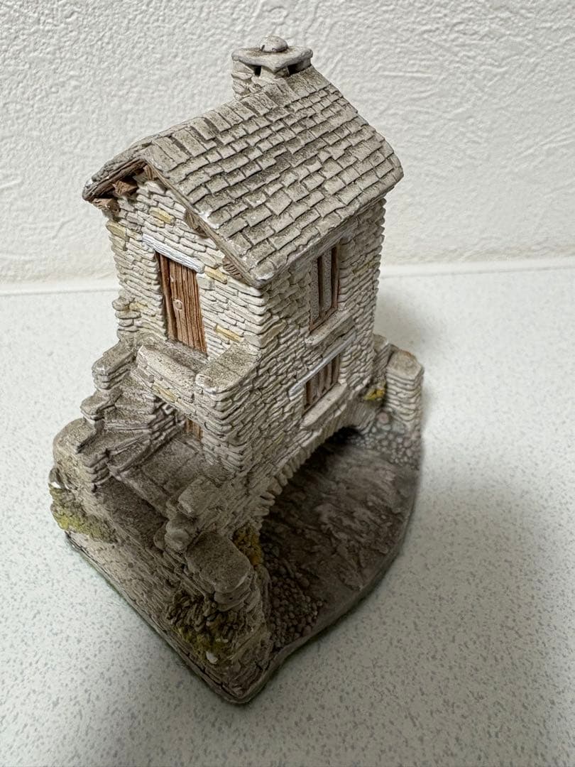 PENTHOUSE & PAVEMENT village bakery 置物