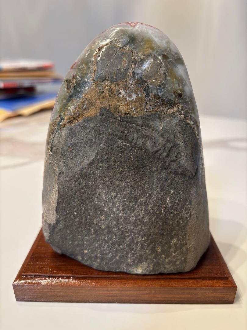 天然水晶　ピンク色　台座付き置物