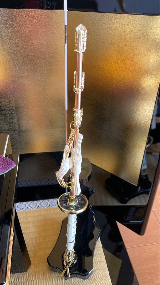 五月人形　秀月本金箔押兜飾り　屏風・台座付き　全て購入時の箱入り　美品