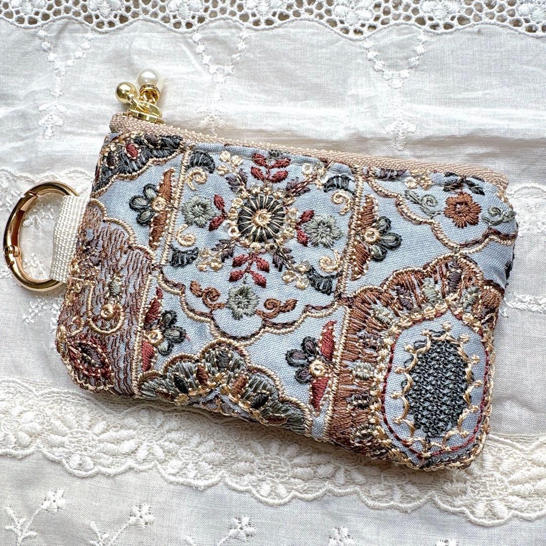 けいちゃん様 お取り置き インド刺繍生地♡ミニポーチ（ブルーグレー）