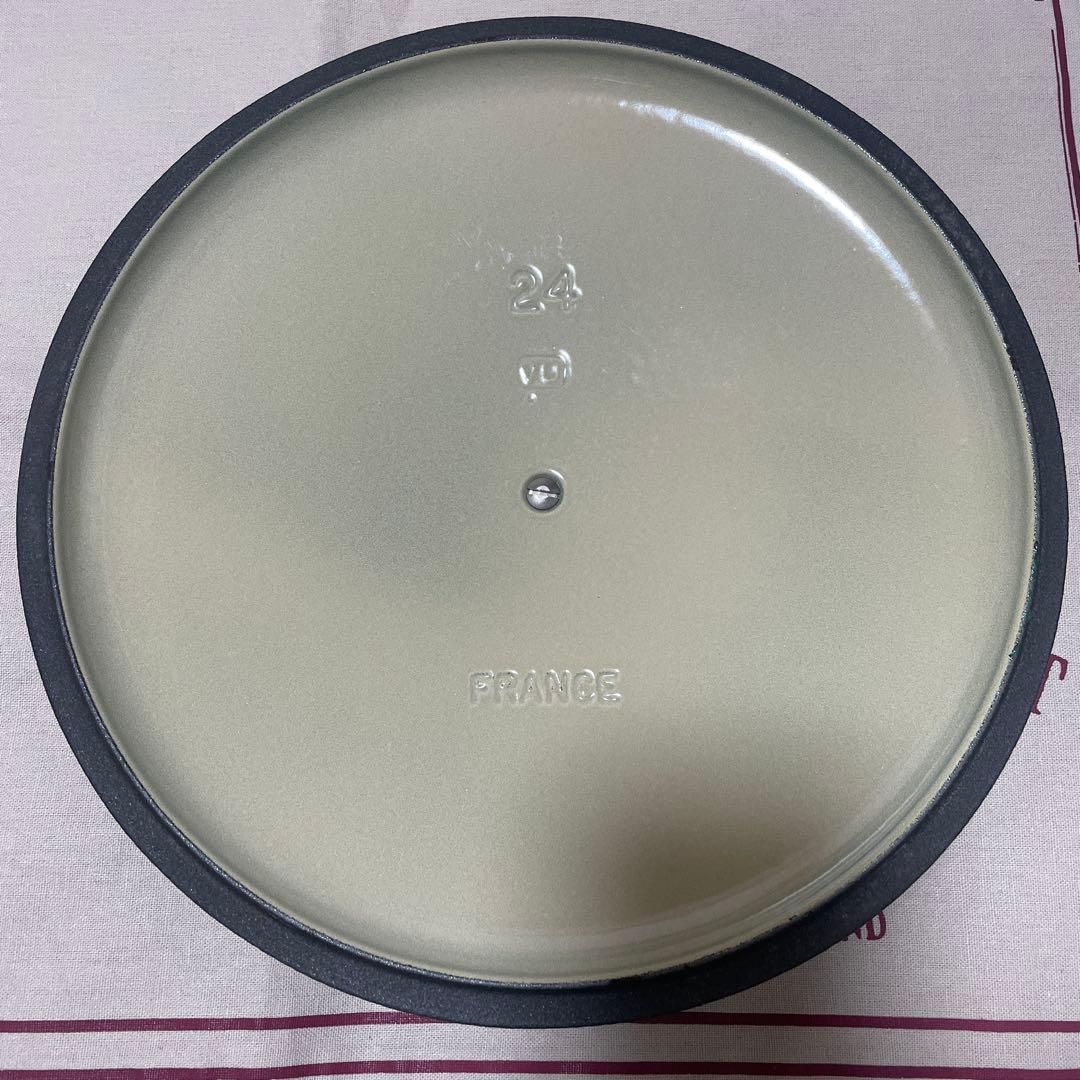 《廃盤希少》ルクルーゼ 24cm 希少 カクタスグリーン ココットロンド