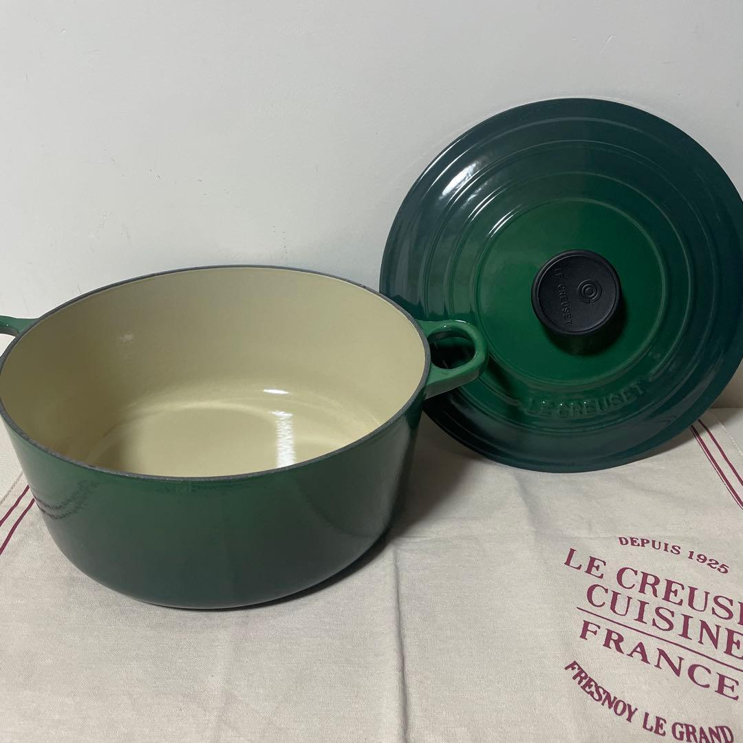 《廃盤希少》ルクルーゼ 24cm 希少 カクタスグリーン ココットロンド