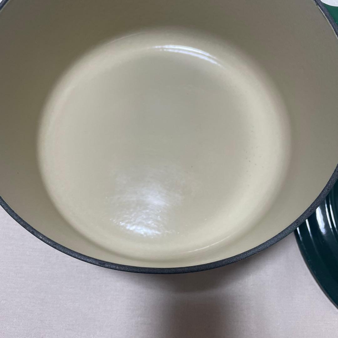 《廃盤希少》ルクルーゼ 24cm 希少 カクタスグリーン ココットロンド