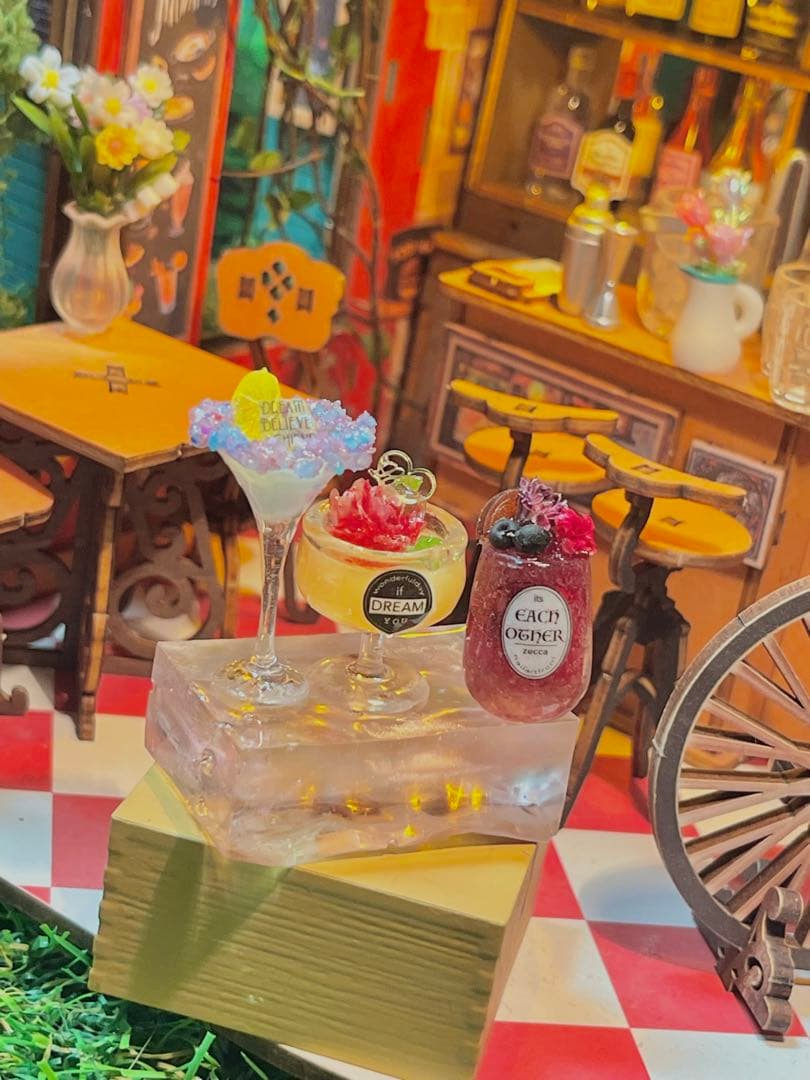 ミニチュアカクテルカジツトトモニ