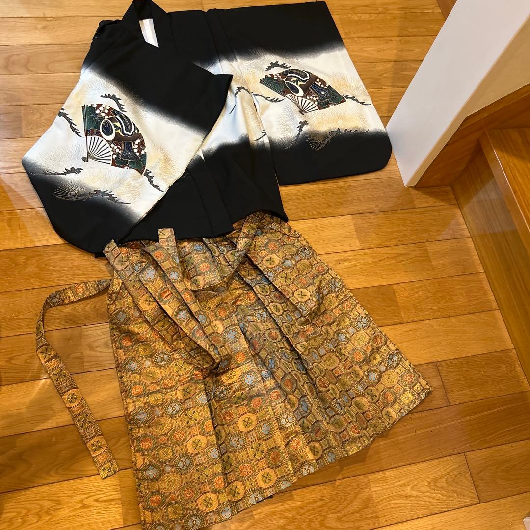 七五三　7歳男の子　フルセット　黒地に白い羽根模様の着物 64cm