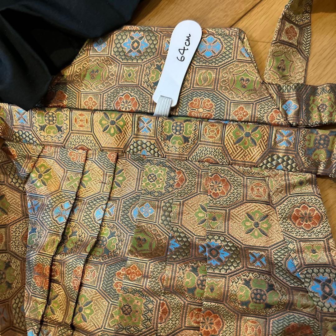 七五三　7歳男の子　フルセット　黒地に白い羽根模様の着物 64cm