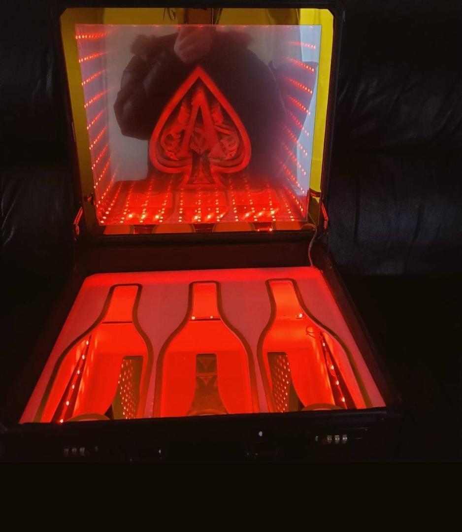 激レア アルマンド ディスプレイ LED アタッシュ ケース シャンパン