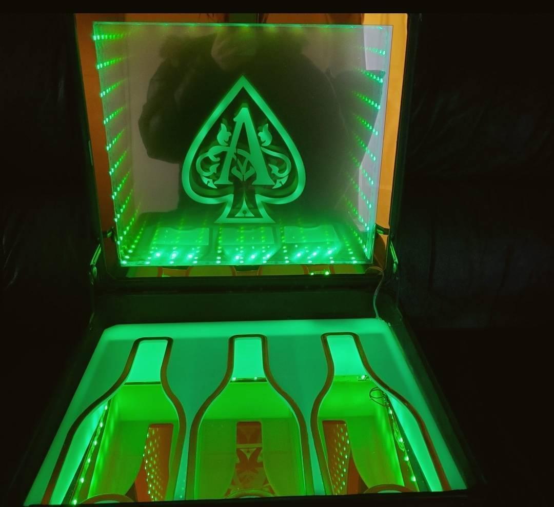 激レア アルマンド ディスプレイ LED アタッシュ ケース シャンパン