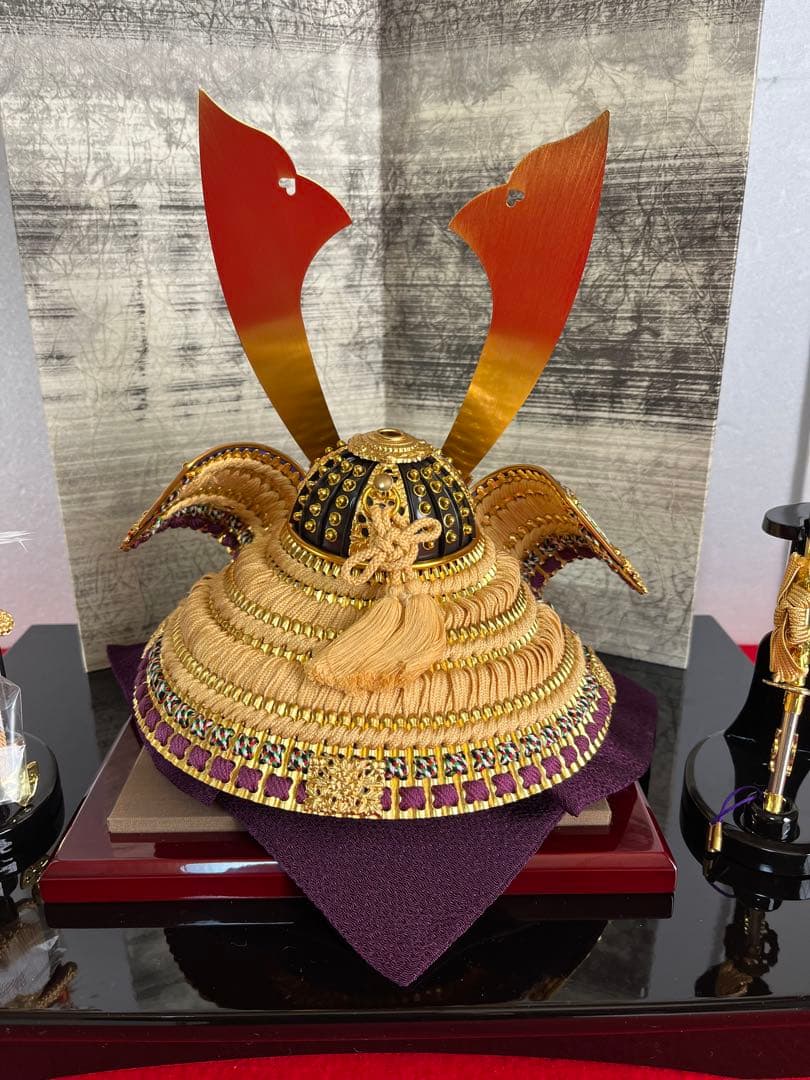 純金箔押緋縅の兜　和紙屏風セット