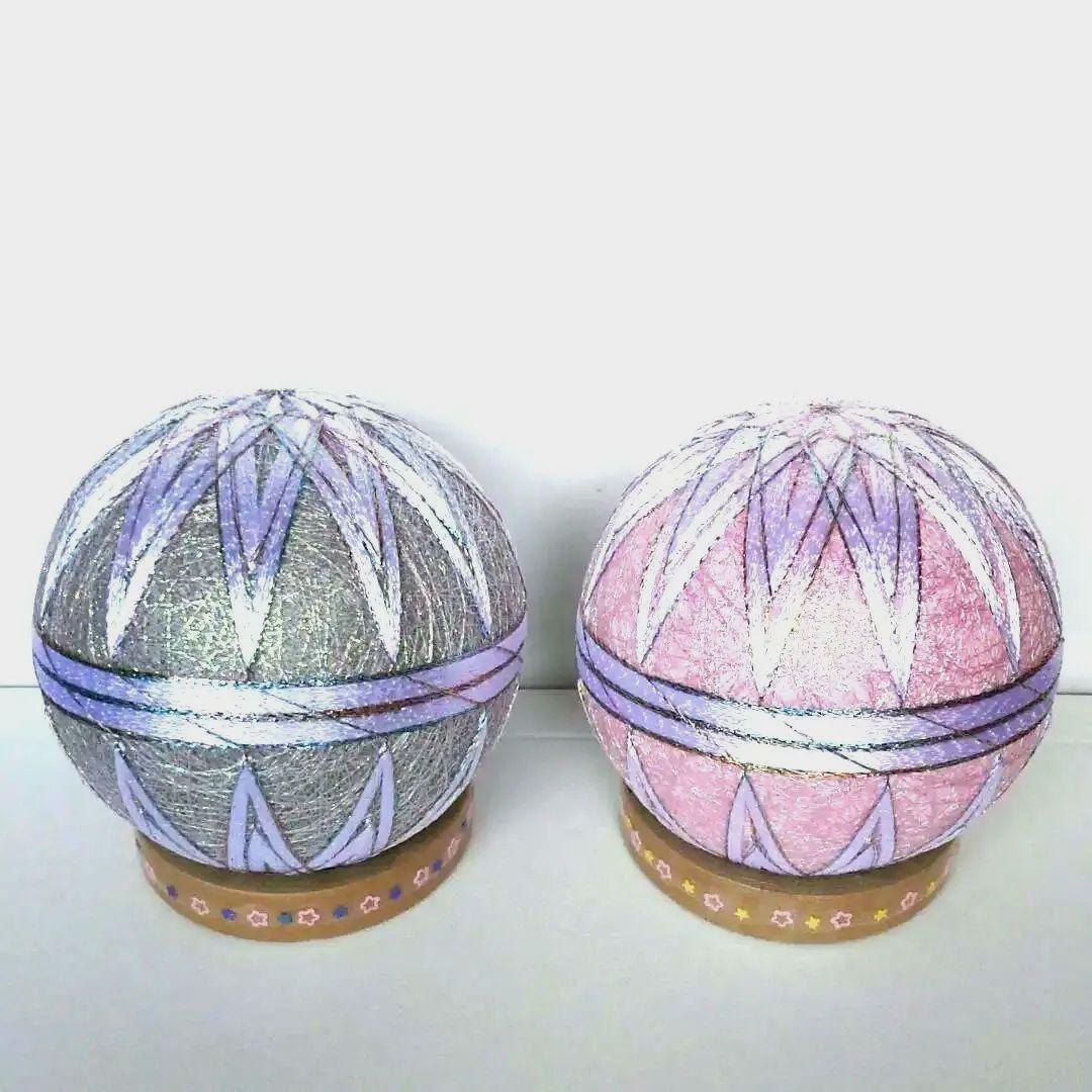 ペア手毬　　No. 72　キラキラ*オーロラ*パステルカラー糸使用