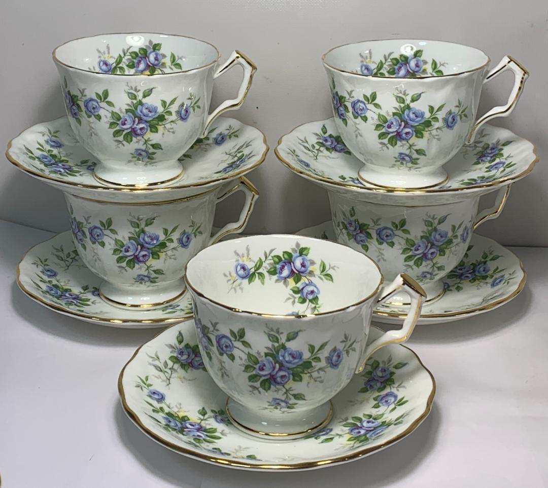 青いバラの食器セット