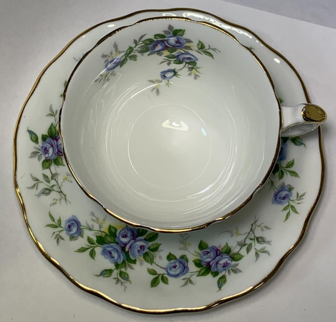 青いバラの食器セット