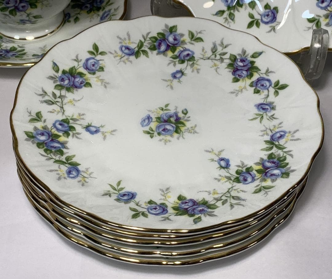 青いバラの食器セット