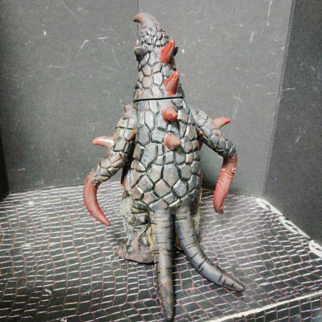 上野淳子様専用ウルトラ怪獣旧型ソフビ - メルカリ